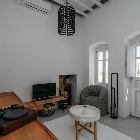 Aillia House