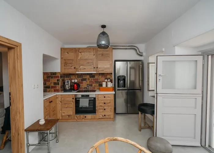 Aillia House Villa *