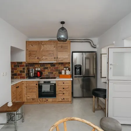 Aillia House Villa *