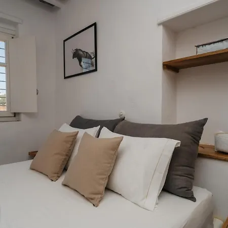 Aillia House Villa